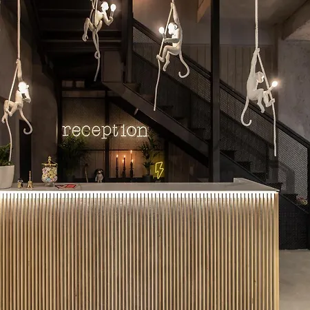 14 Reasons Why Hotel